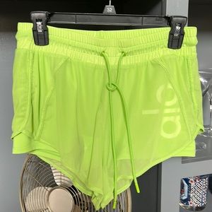 Alo yoga ambience shorts